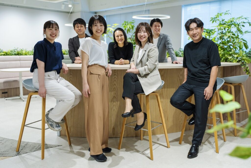 携帯販売は、「販売職＝スキルが伸びにくい」「将来性がない」といったイメージを覆す、成長型の接客業です。